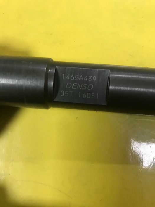 Б/у форсунка Denso MITSUBISHI L 200 FULLBACK 2.4 DID 1465A439
