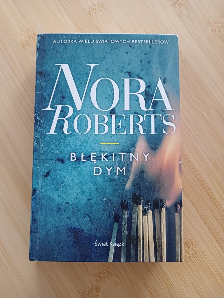 Nora Roberts Błękitny dym
