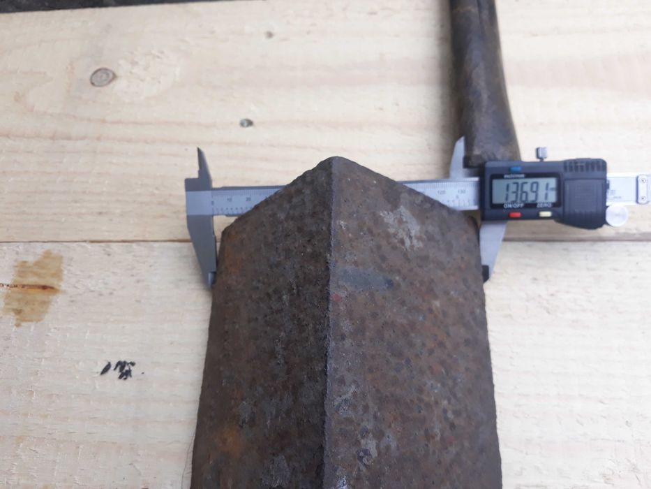 Kątownik stalowy g/w 100x100x11 L= 11,5mb