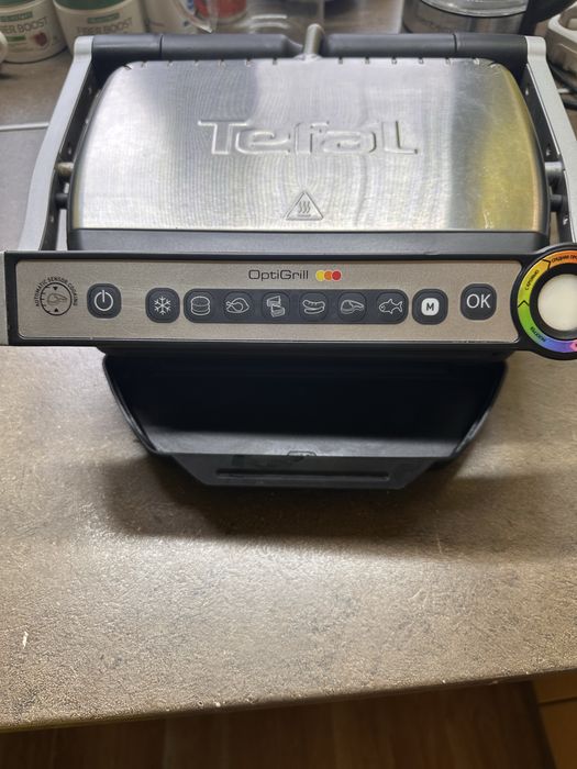 Продам  Гриль-барбекю електричний Tefal OptiGrill+ GC716D12