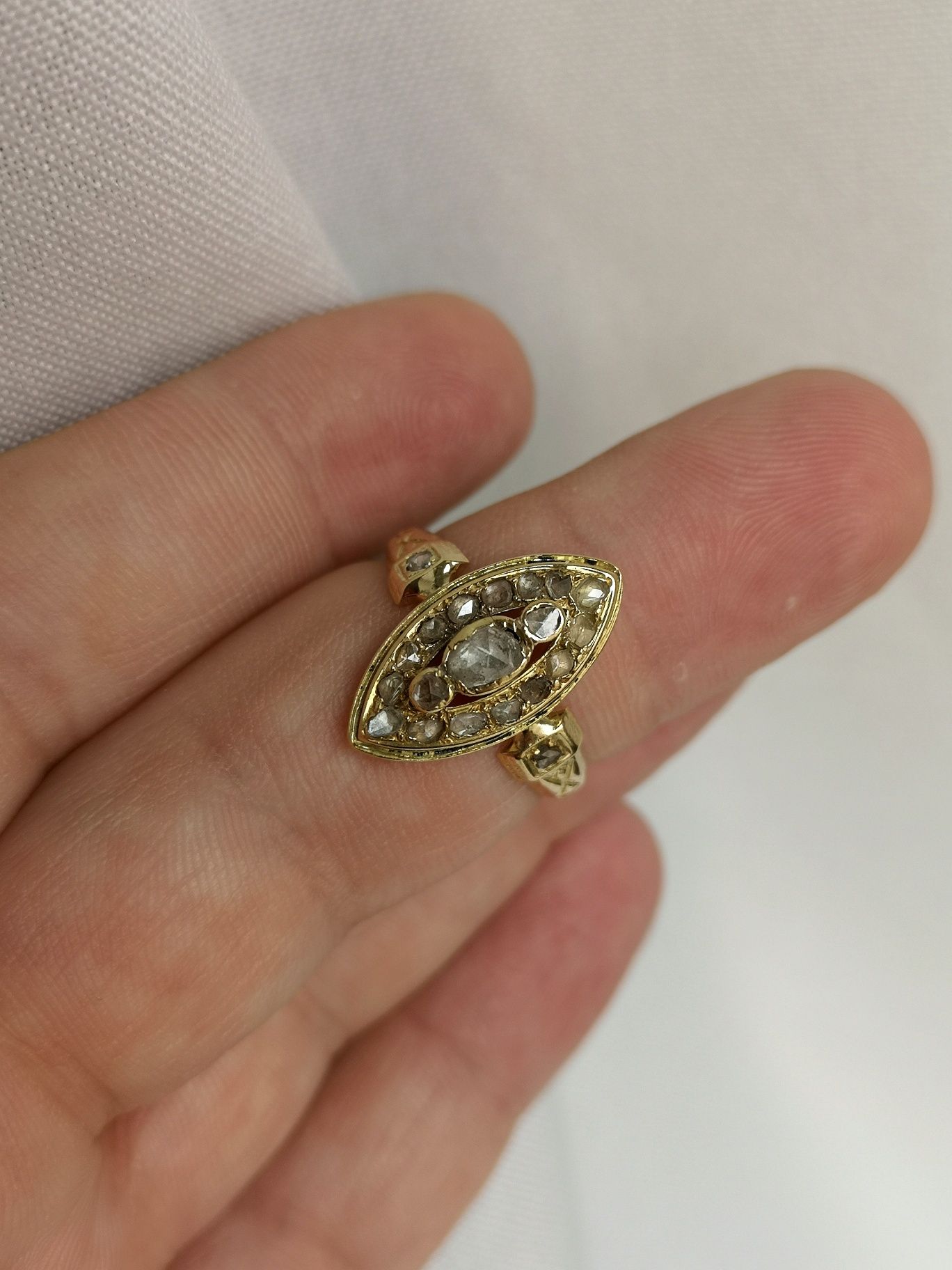 śliczny dawny złoty pierścionek z diamentami rozety rauty złoto 750