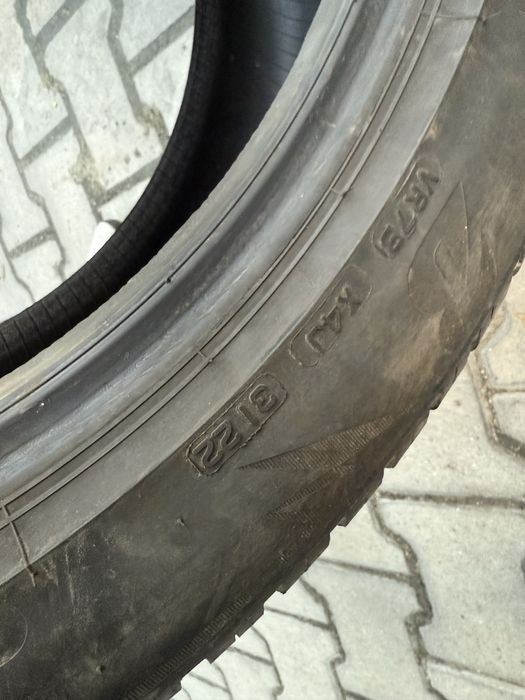 Зимова резина ,колеса 275 45 R20 Bridgestone Blizzak LM005
