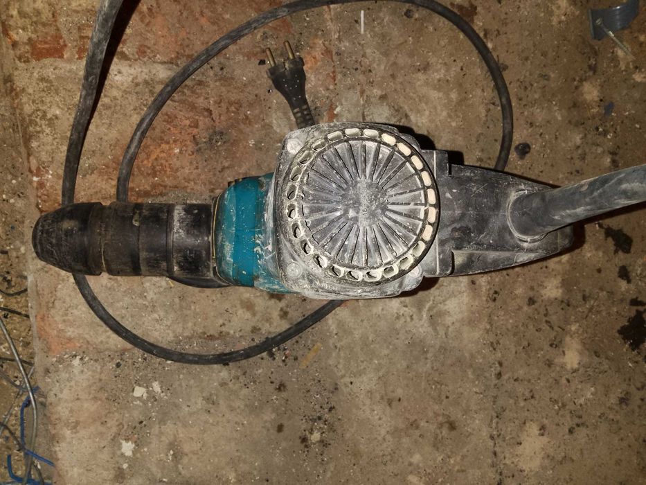 Młot udarowo-obrotowy Makita HR3000C