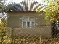 Невеликий будинок в селі Лецовиця