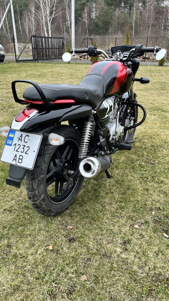 Мотоцикол bajaj v15