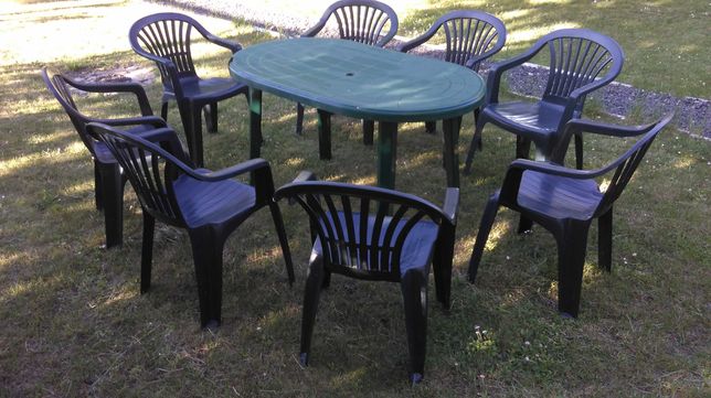 Zestaw ogrodowy, krzesła, stół, meble.