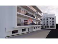 T3 - FRAÇÃO C - R/C - Apartamento com 140m2 de área interior e 35m2...