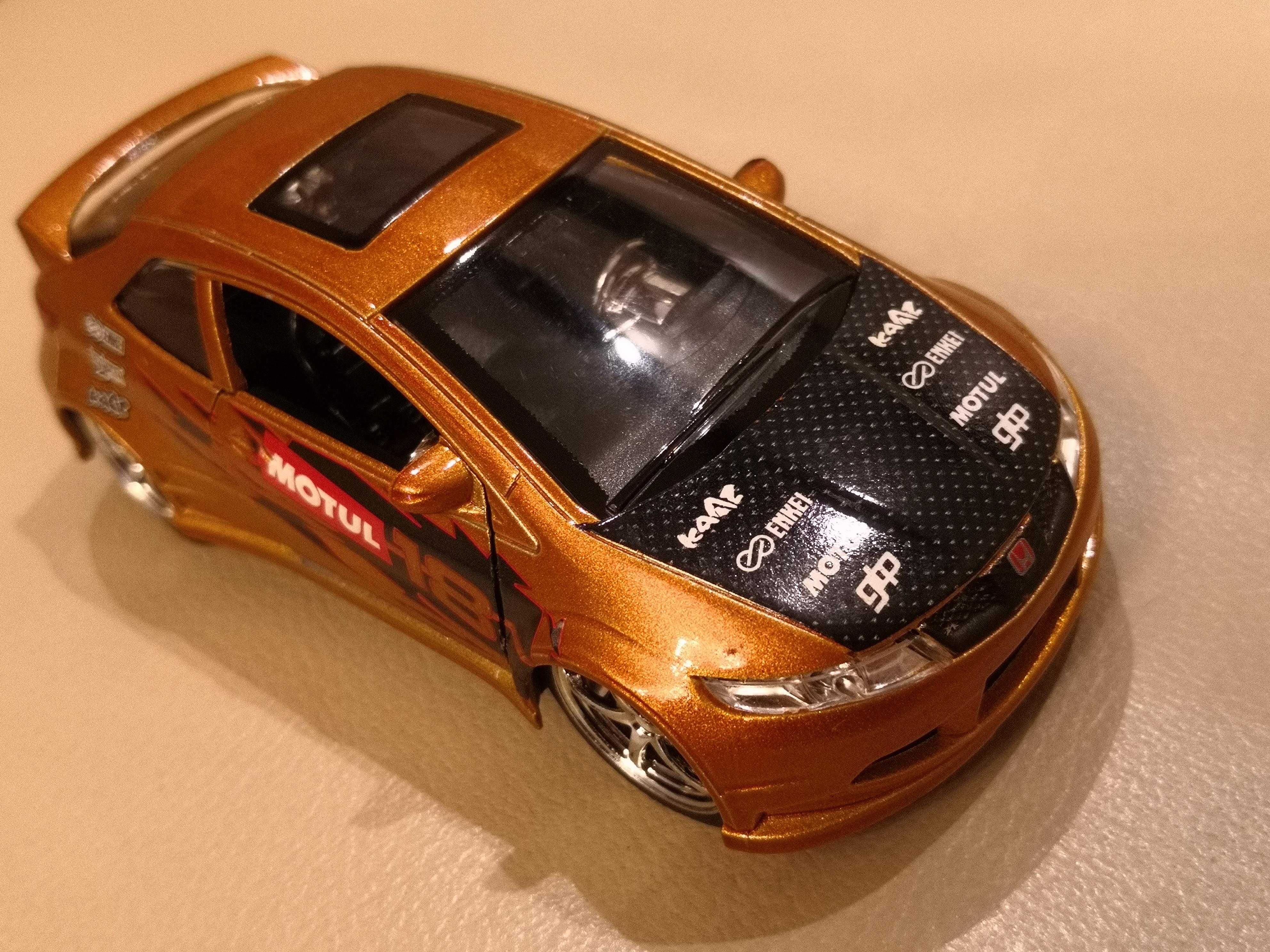 Model samochodu jak Honda Civic 8 VIII UFO Type-R 1:32 otwierane drzwi