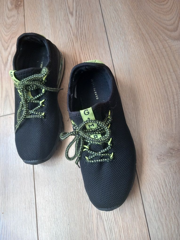 Buty sportowe  lekkie 38