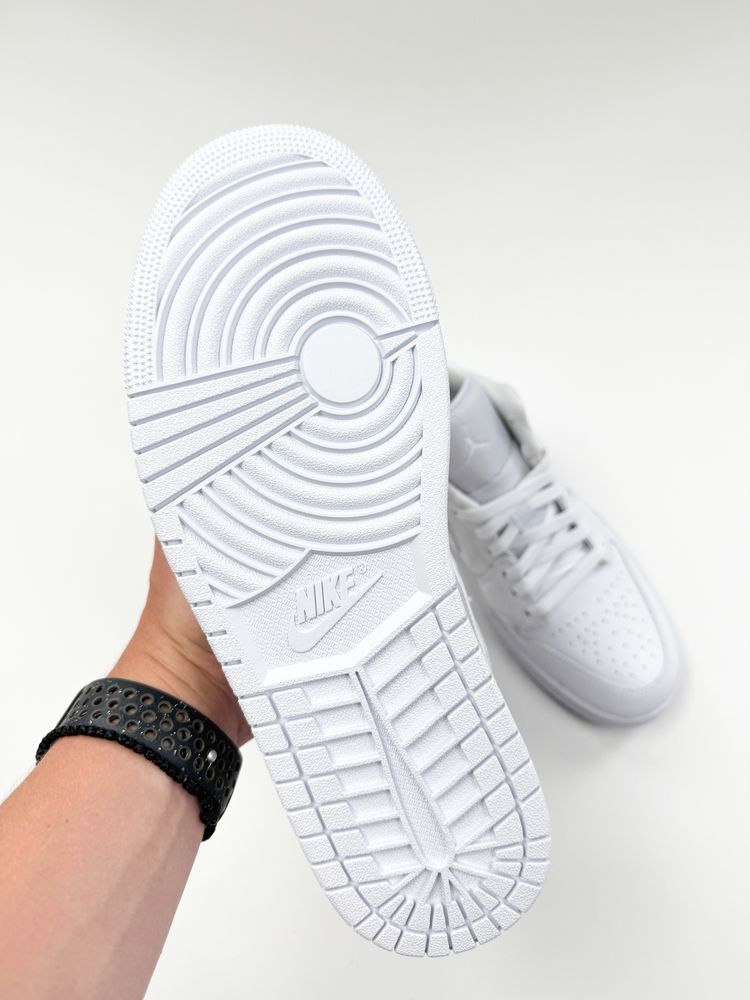 Оригінал! Чоловічі Кросівки Jordan 1 Low White (44) / Нові!