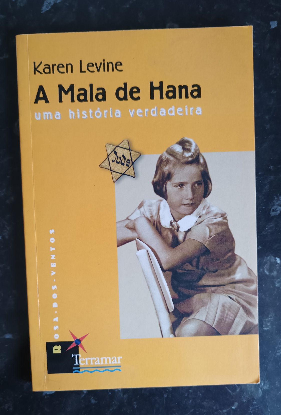 Livro "A mala de Jana" de Karen Levine