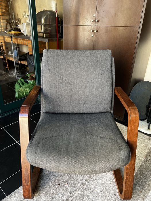 Cadeira-Poltrona de madeira e tecido