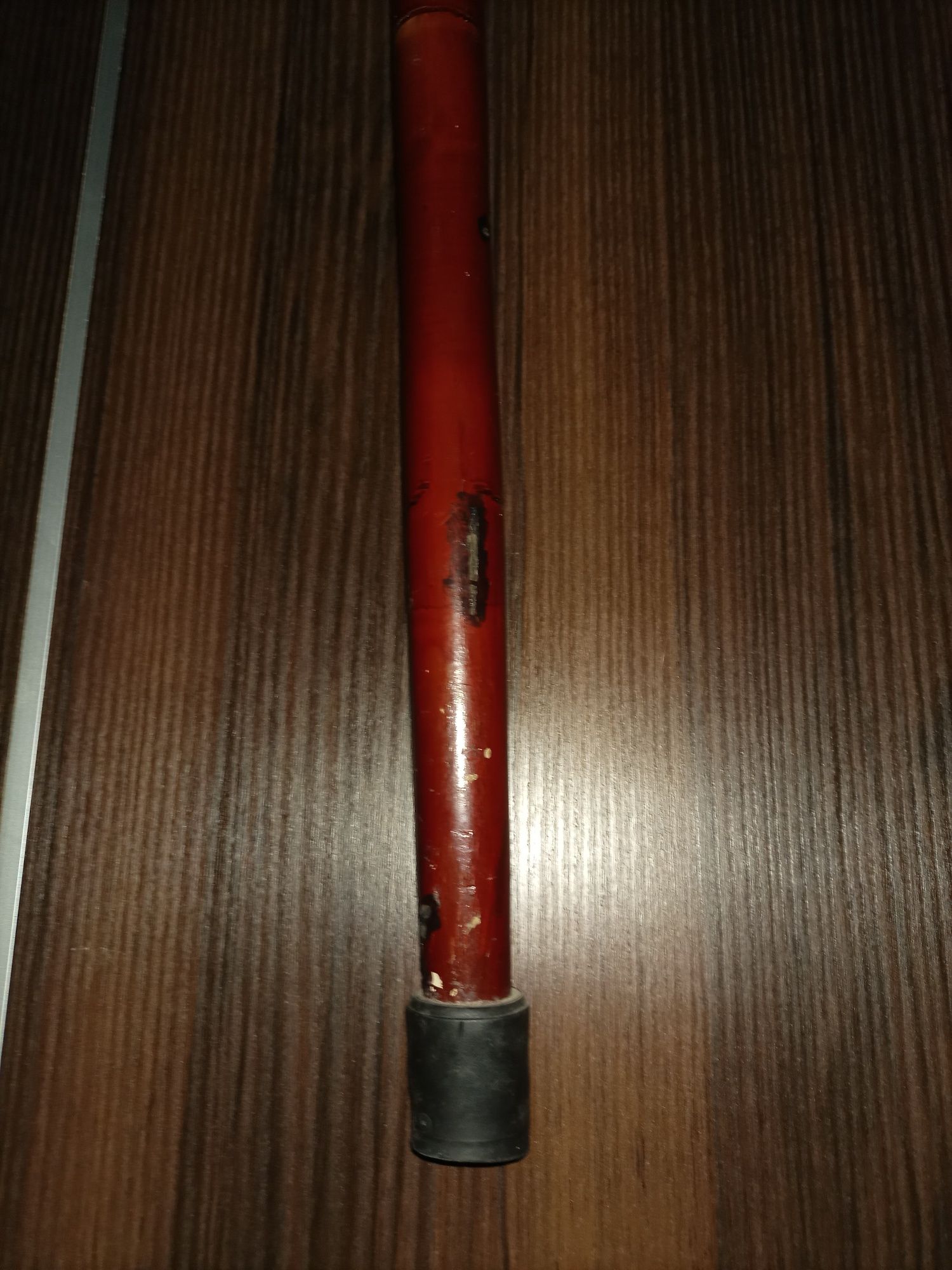 Stara polska laska drewna lakierowana z metką.