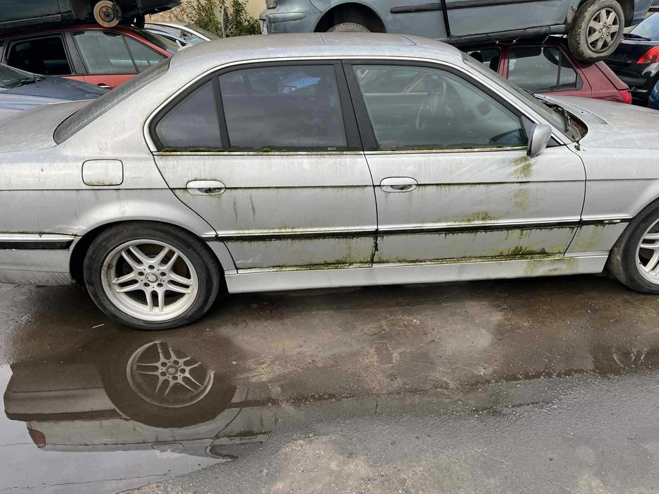BMW E38 2.8 cała na części