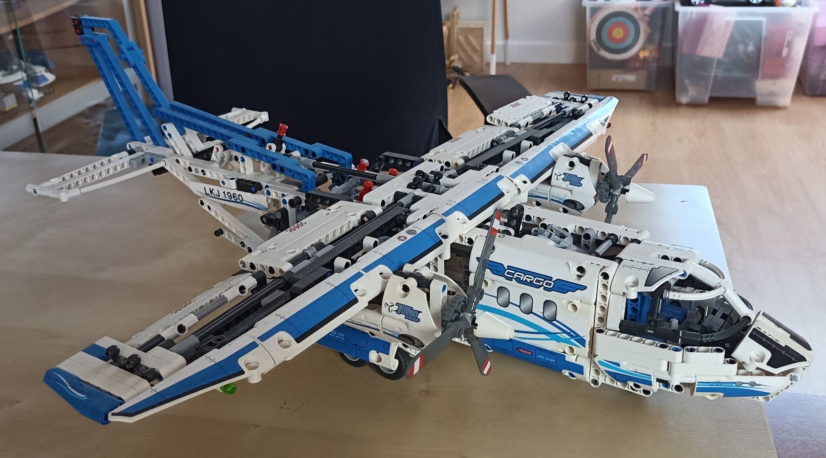 Lego avião carga Technic 42025