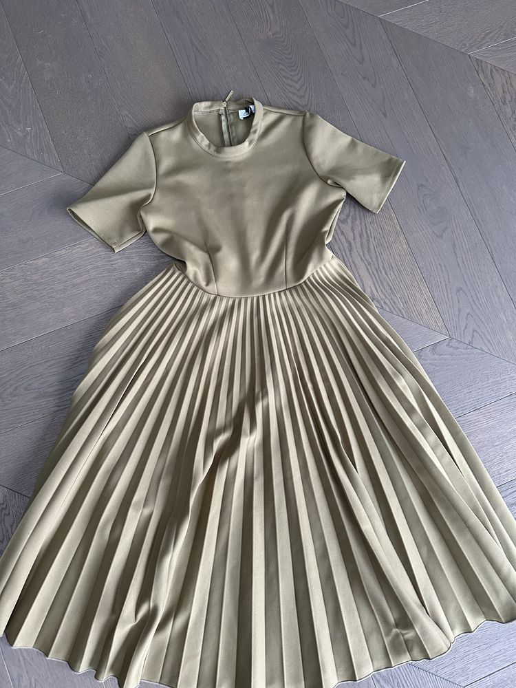 M/38 CLOSET sukienka plisowana kolor oliwkowy piękna ponadczasowa