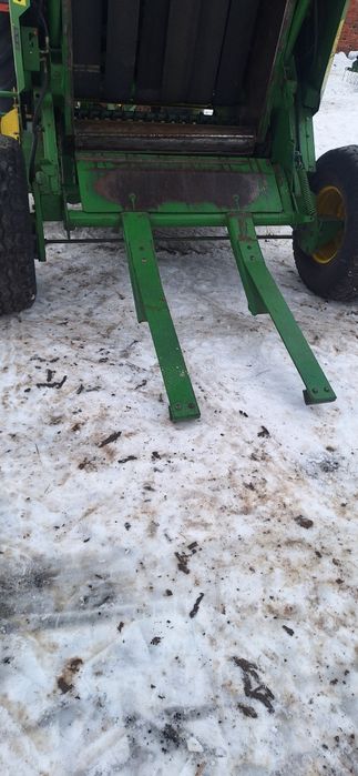 Prasa John Deere 590