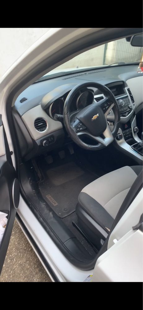 Cruze com GPL por 6.000.00Carro muito economico.