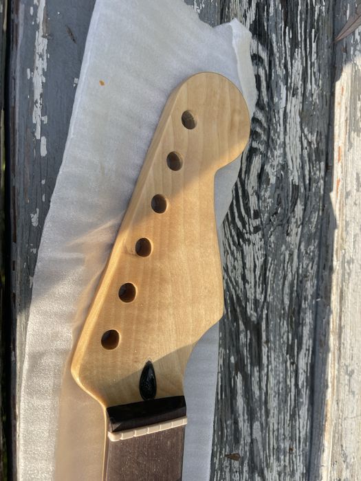 Gryf gitary typu stratocaster
