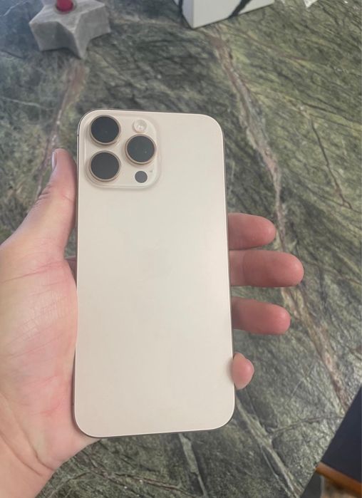 Vendo iphone 16 pro max 256 gigas como novo