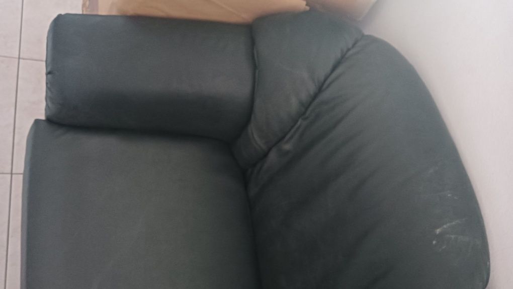 Sofá de três lugares