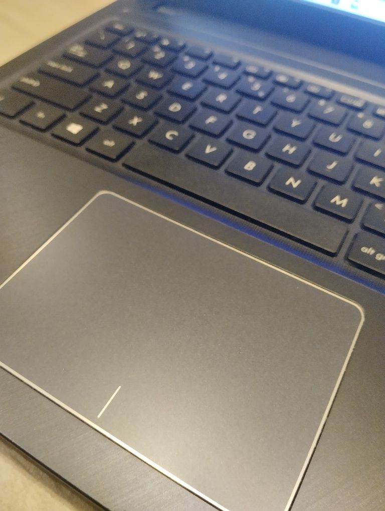 Laptop ASUS dobry stan