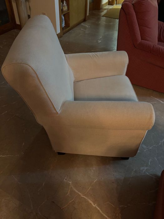 Sofá pequeno de sala