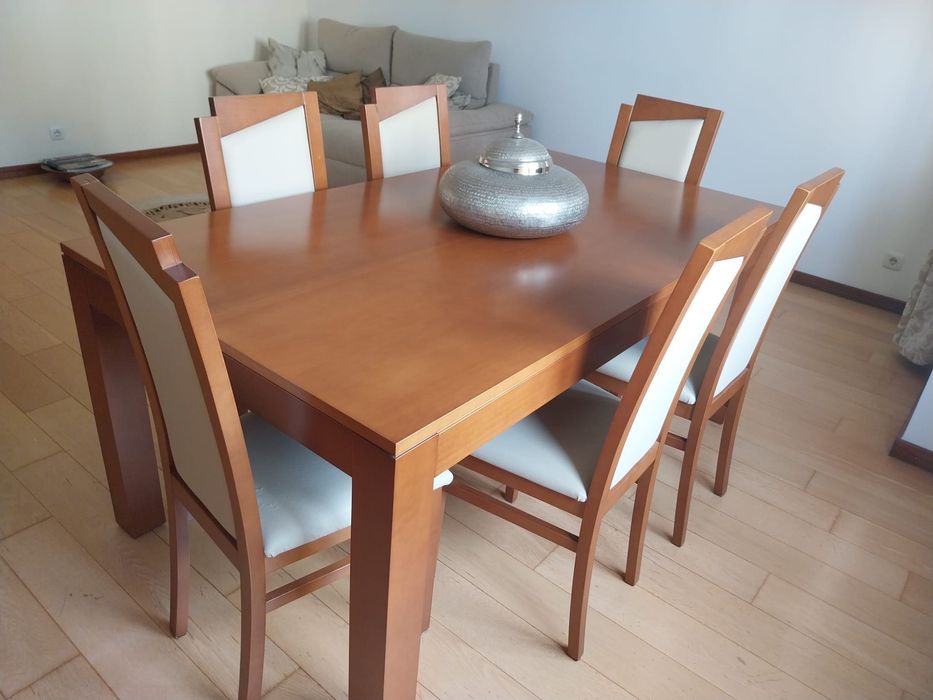 Mesa + cadeiras em ótimo estado