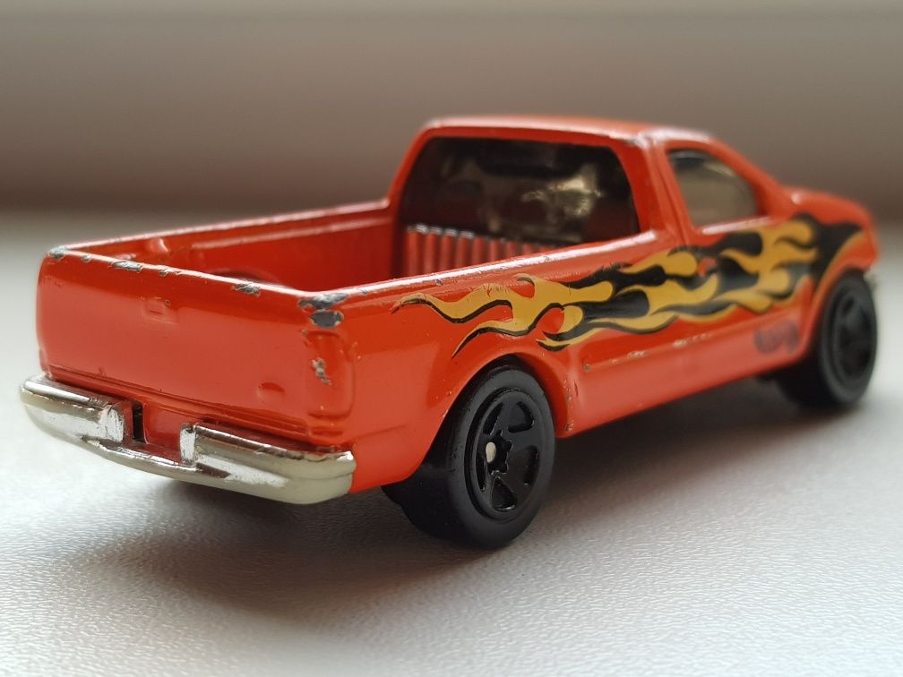 Ford F-150 z 2001 roku - Hot Wheels