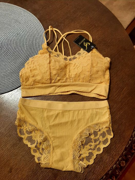 Жіноча білизна    комплект нова розмір s m