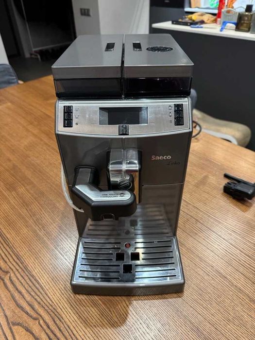 Кавомашина Saeco Lirika One Touch Cappuccino в ідеальному стані