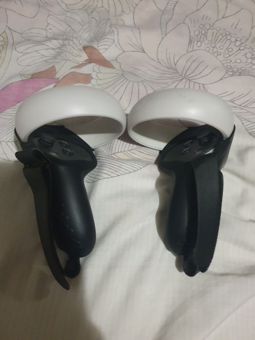 Контроллерi на Oculus quest 2
