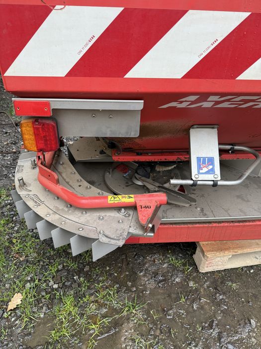 RAUCH AXERA-M 2500kg Rozsiewacz nawozów