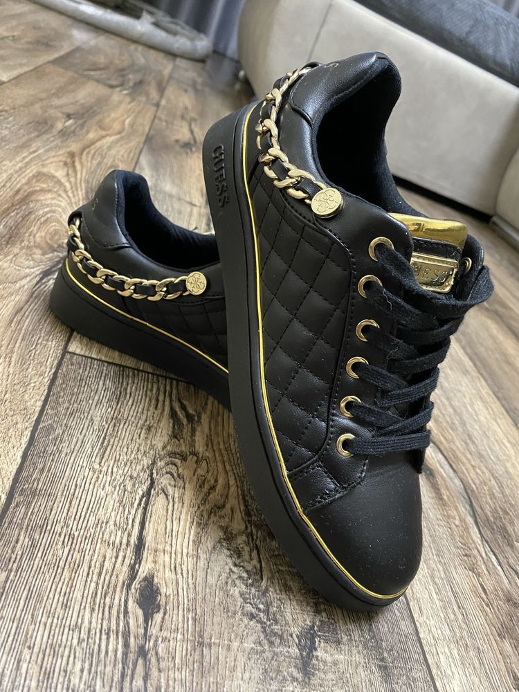 Продам кросовки GUESS