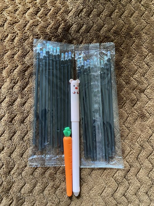 Długopis swinka wymazywalny czarne wkłady 20 szt gumka marchewka