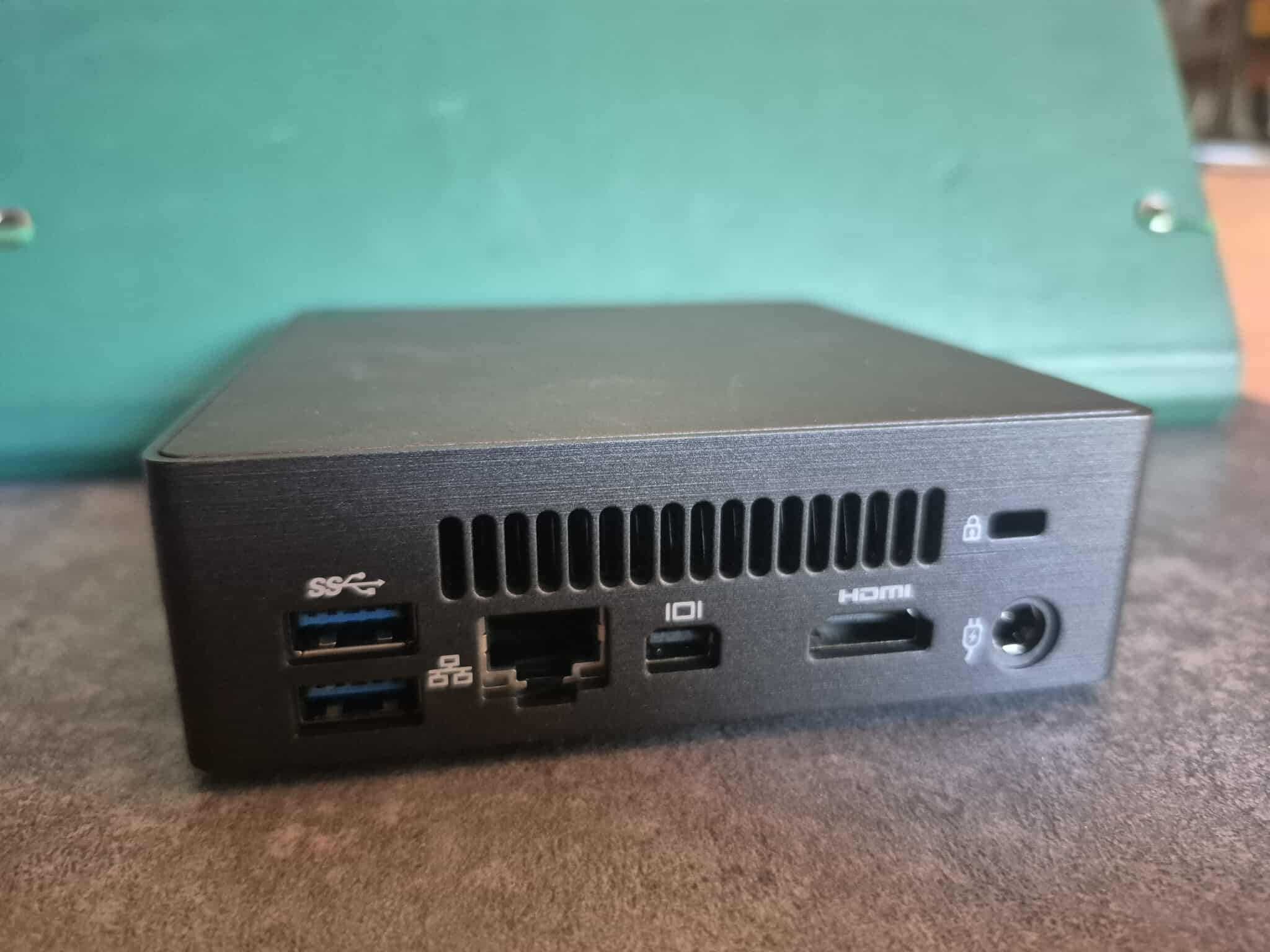 Minikomputer Gigabyte GB-BSi3-6100 brix i3/8gb/ssd256