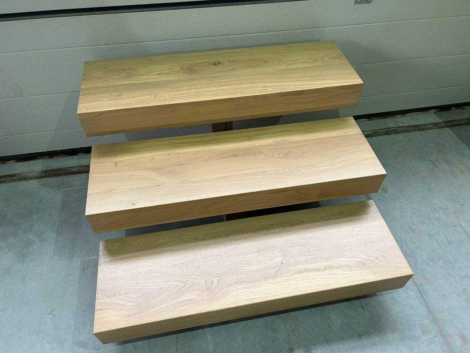 Stopnie półkowe dębowe schody wspornikowe dąb słoneczny