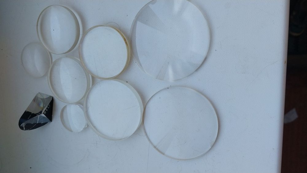 Лінзи різного діаметру від 25 до 110 мм