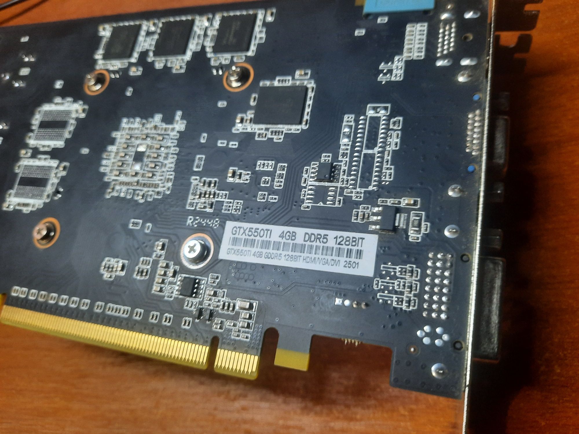 GTX 550 TI 4GB 128BIT
