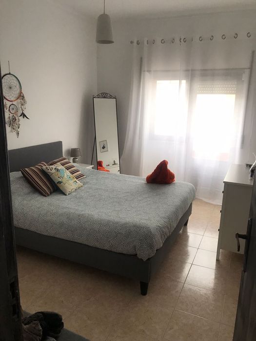 Vende -se recheio de casa, cama, tv, movel TV,