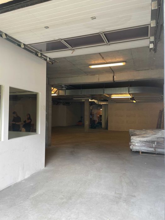 Magazyn z rampą, 350 m² i pom. social. Kokotów / Kraków – A4 / Rybitwy