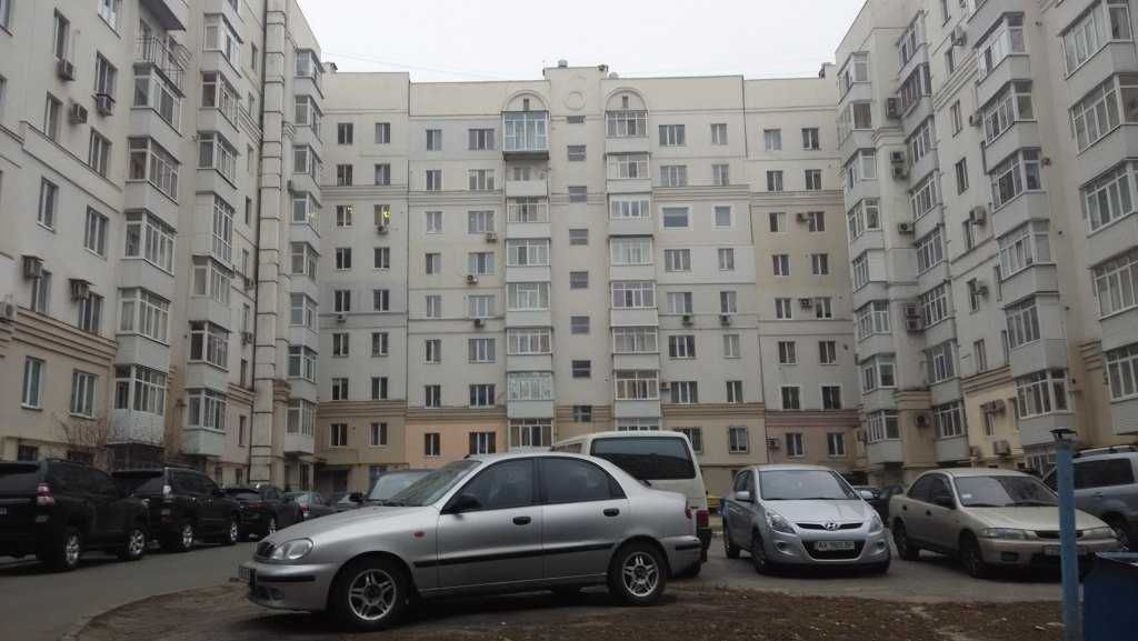 м. Героїв Праці (5 хвилин) - Комфортна 3-к. квартира у новобудові.