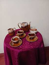 Conjunto de chá em cerâmica