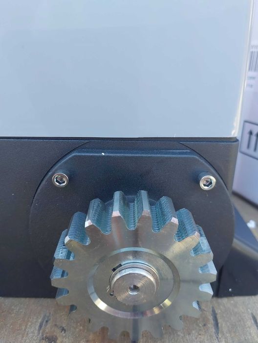 Automat do bramy przesuwnej 380 W do 600 kg i 12 m długości