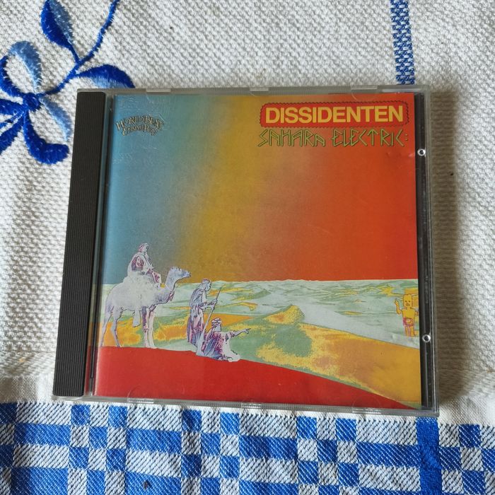 CDs diversos, shame, Arcade Fire, Temples