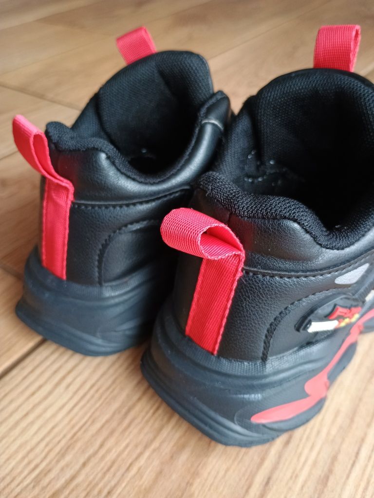 Adidasy chłopięce r.29 czarne jak nowe
