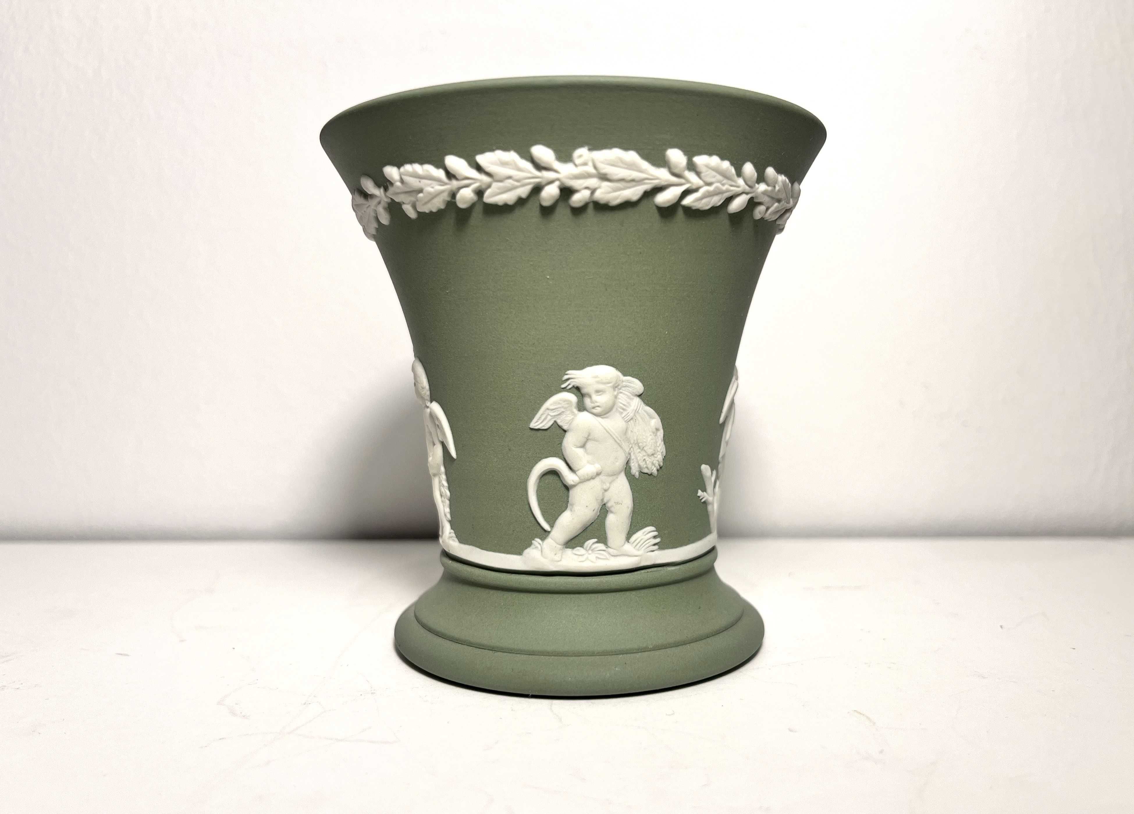 Wazon Wedgwood porcelana biskwit zielony green jasperware Jaspis