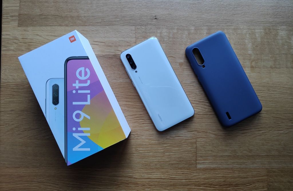 Смартфон Xiaomi Mi 9 Lite White (Android 15, 6Gb/64Gb)