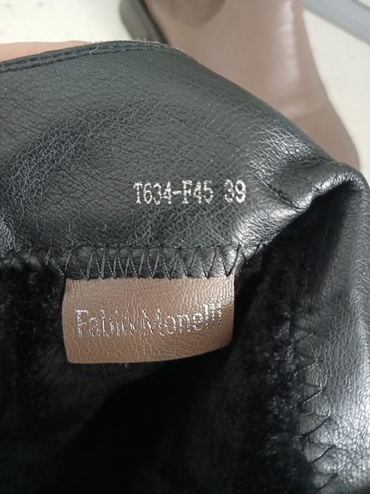 Жіночі зимові черевики.