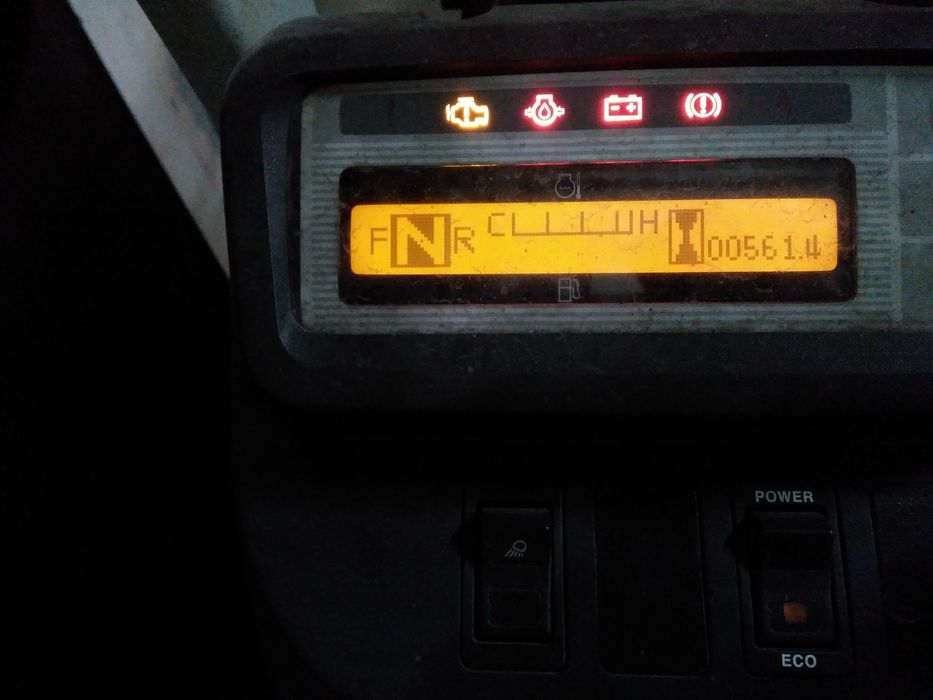 Навантажувач nissan